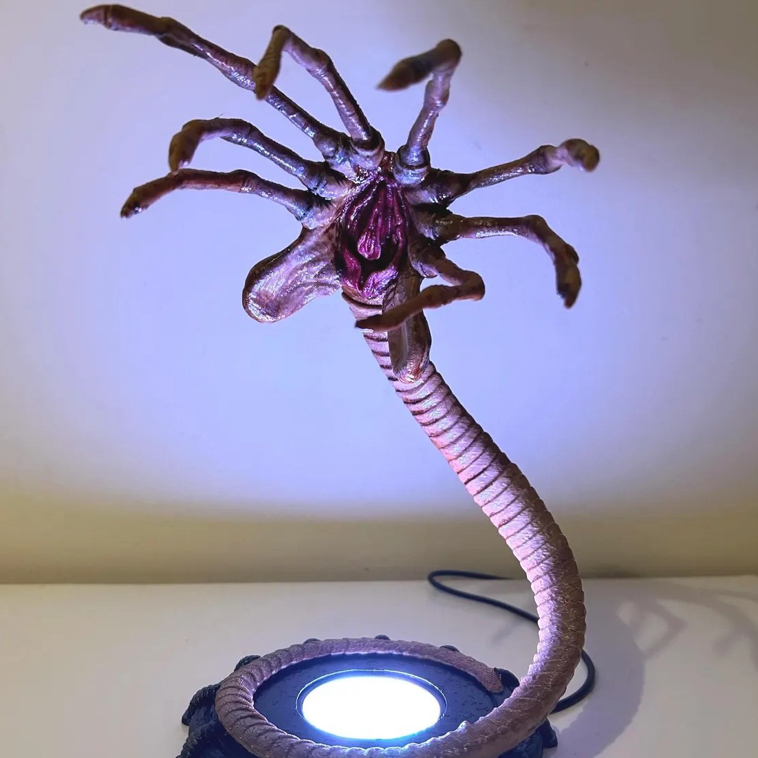 Home Decor Com - Alien Facehugger Lampe Nachtlicht, Blinkende Halloween-Kürbis-Dekoration