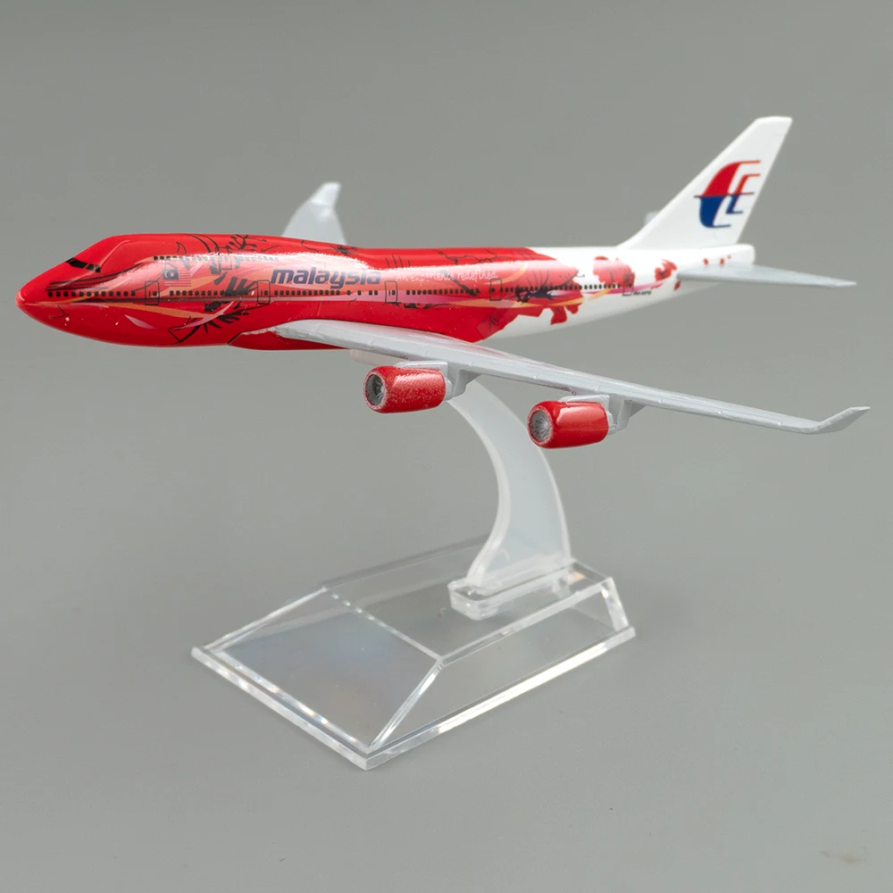 1/400 Flugzeug Boeing 747 Mala – Home Decor Malaysia Bewertung und Preis